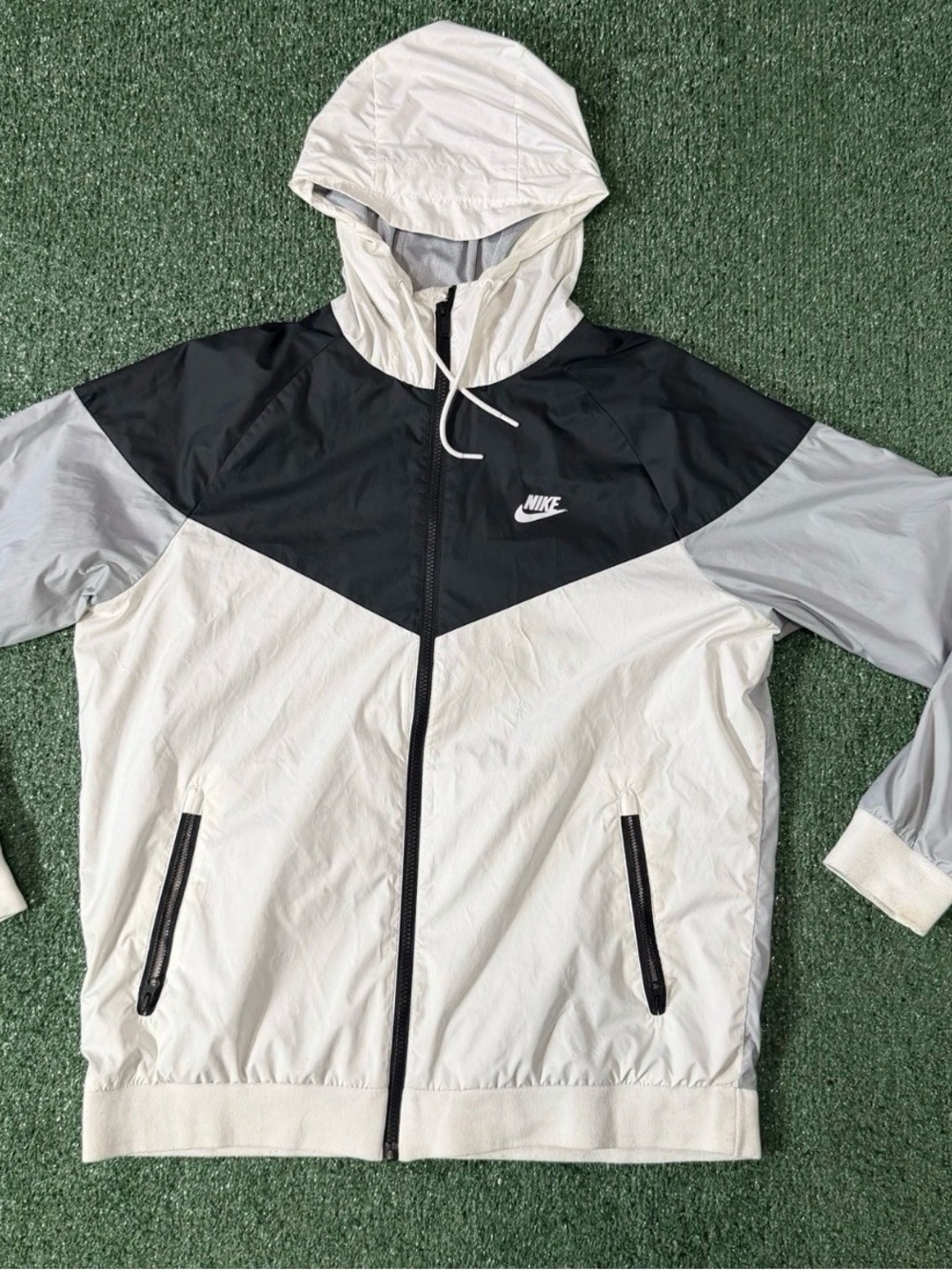 Nike Sportswear Windrunner Windbreaker Jacket - White/Black/Gray; Men's Large